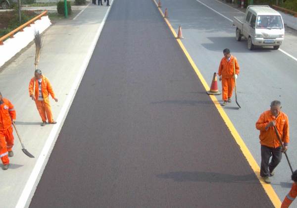 It is urgent to strengthen awareness of road maintenance_2